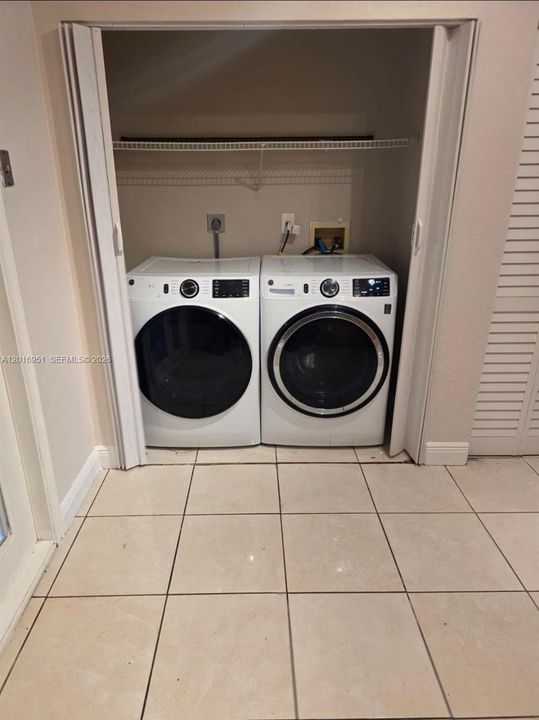 En Venta: $467,000 (3 camas, 2 baños, 1190 Pies cuadrados)