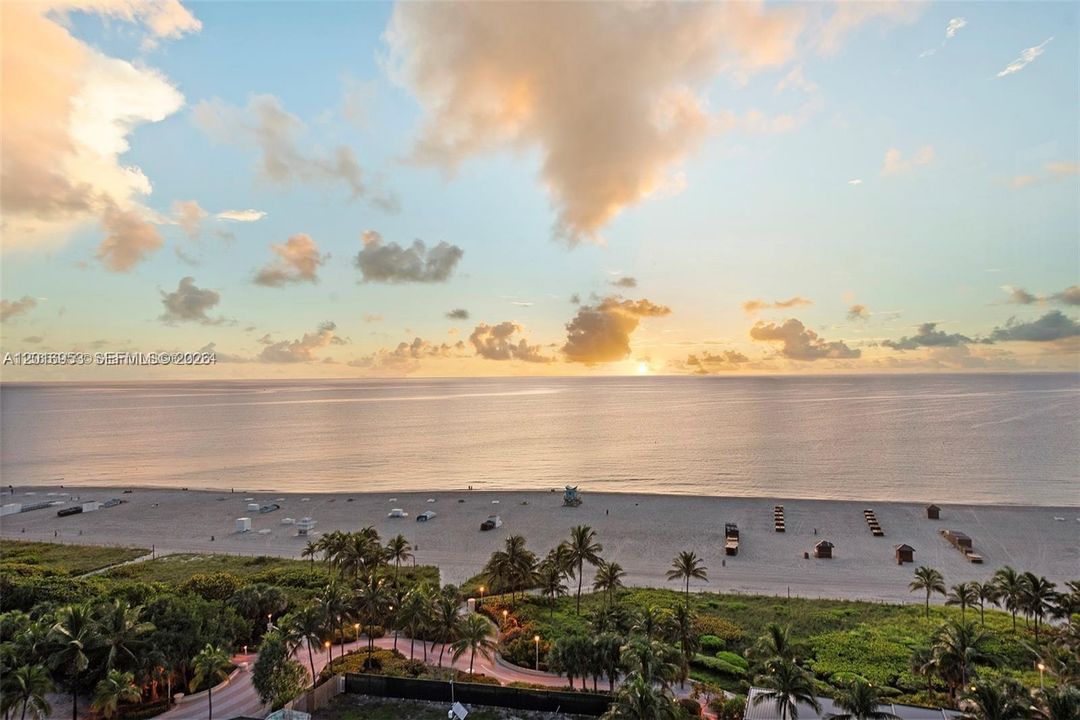 For Sale: $4,100,000 (2 beds, 2 baths, 1279 Square Feet)