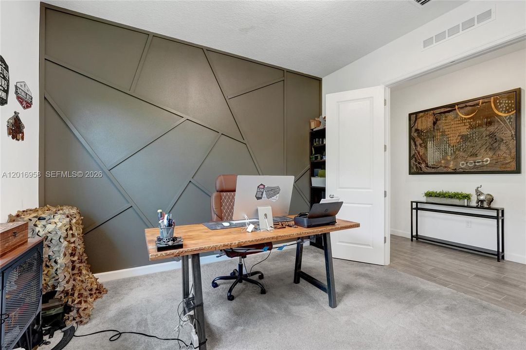 For Sale: $600,000 (3 beds, 3 baths, 2807 Square Feet)