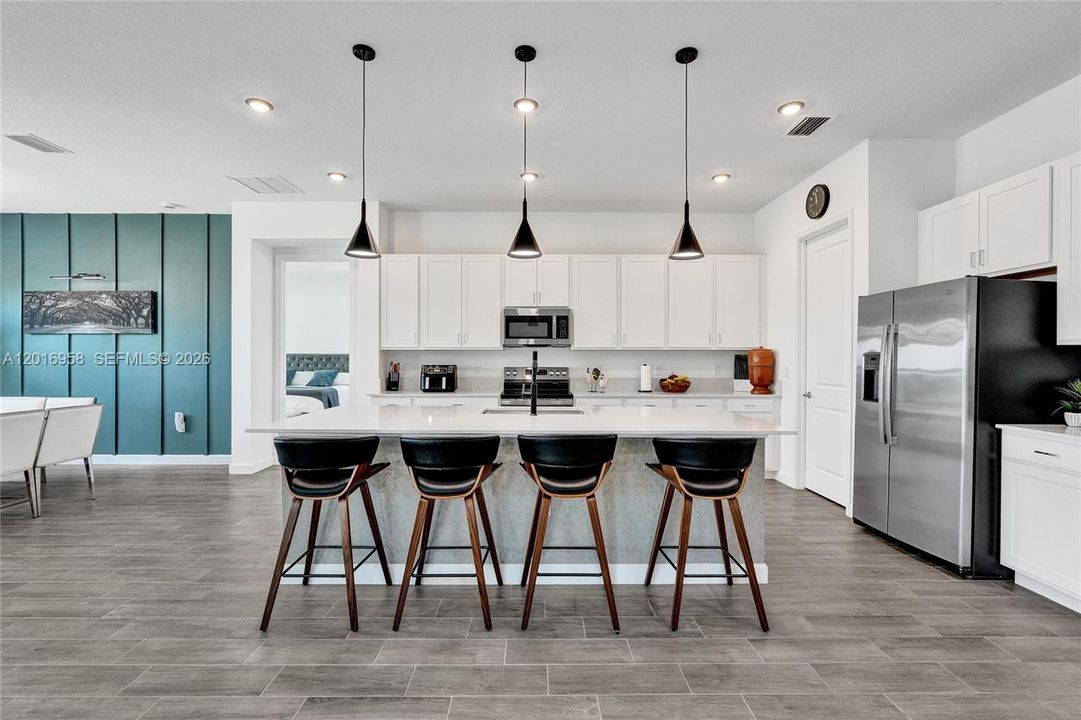 For Sale: $600,000 (3 beds, 3 baths, 2807 Square Feet)