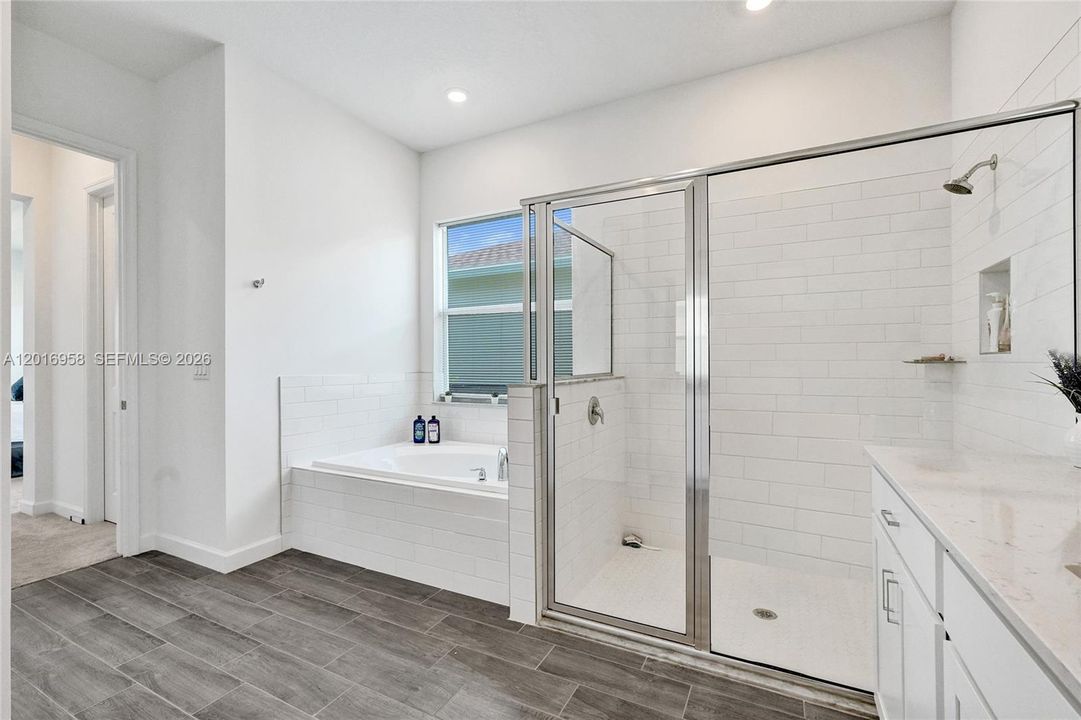 For Sale: $600,000 (3 beds, 3 baths, 2807 Square Feet)