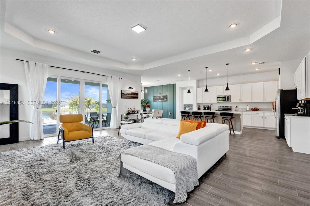 For Sale: $600,000 (3 beds, 3 baths, 2807 Square Feet)