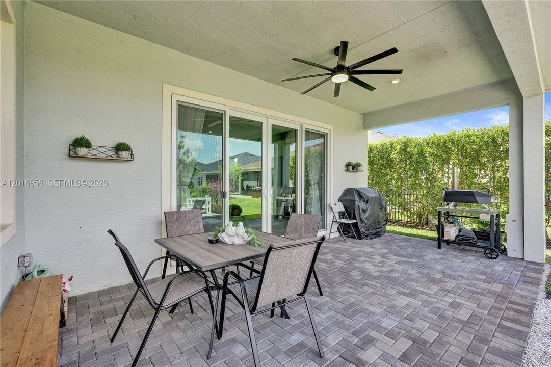 For Sale: $600,000 (3 beds, 3 baths, 2807 Square Feet)