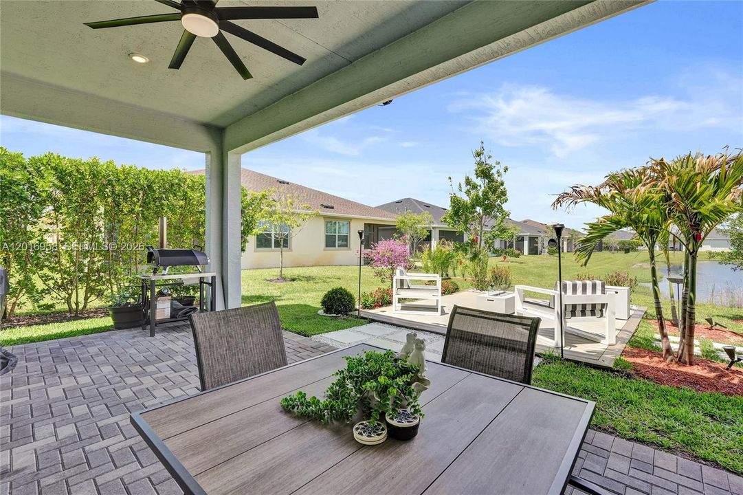 For Sale: $600,000 (3 beds, 3 baths, 2807 Square Feet)