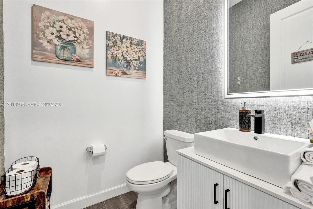 For Sale: $600,000 (3 beds, 3 baths, 2807 Square Feet)