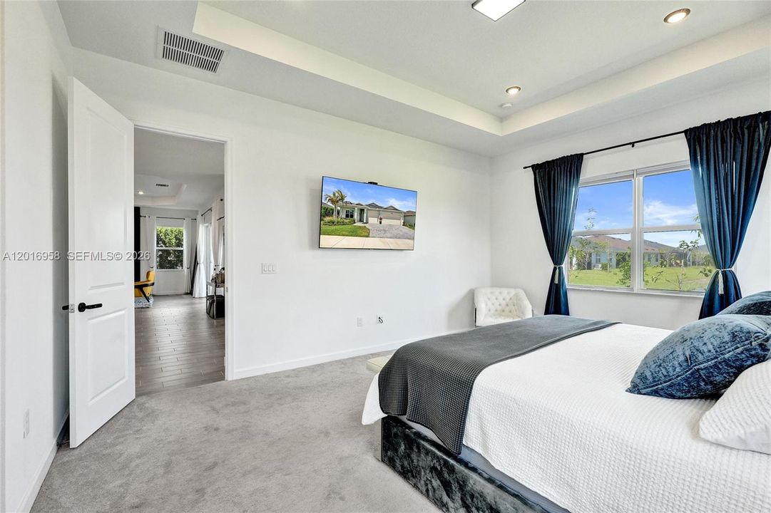 For Sale: $600,000 (3 beds, 3 baths, 2807 Square Feet)