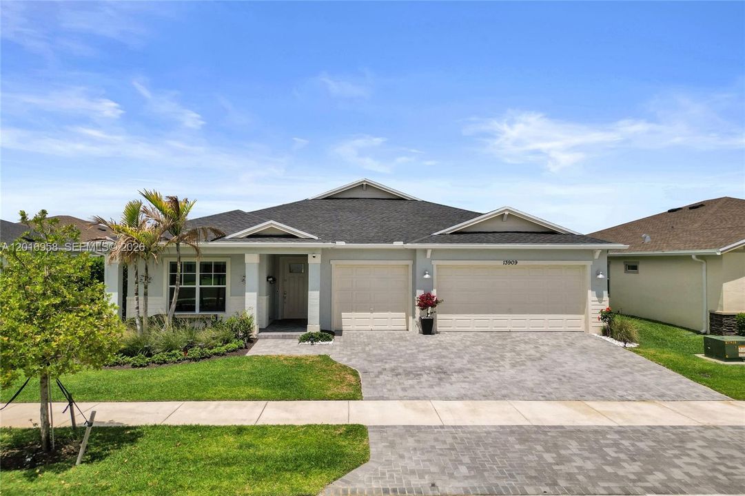 For Sale: $600,000 (3 beds, 3 baths, 2807 Square Feet)