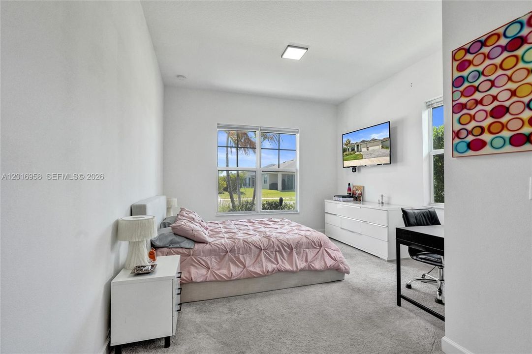 For Sale: $600,000 (3 beds, 3 baths, 2807 Square Feet)