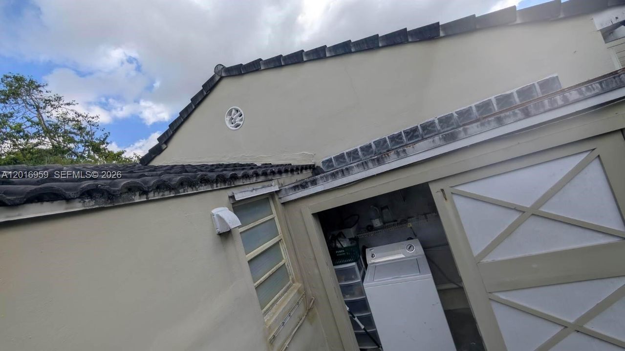 Active With Contract: $399,500 (2 beds, 1 baths, 1288 Square Feet)