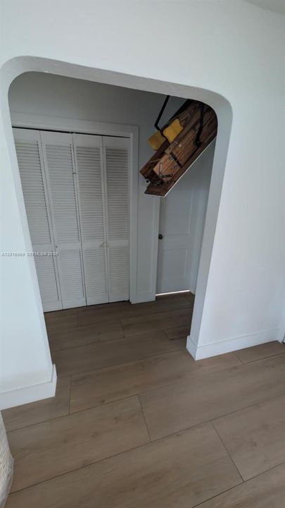 Active With Contract: $399,500 (2 beds, 1 baths, 1288 Square Feet)