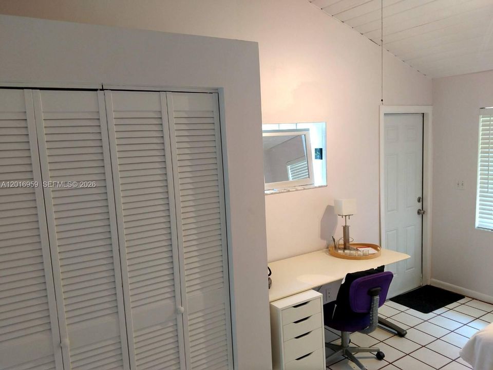 Active With Contract: $399,500 (2 beds, 1 baths, 1288 Square Feet)