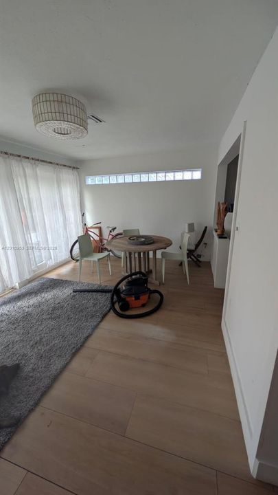 Active With Contract: $399,500 (2 beds, 1 baths, 1288 Square Feet)
