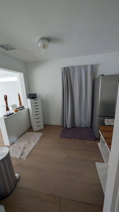 Active With Contract: $399,500 (2 beds, 1 baths, 1288 Square Feet)