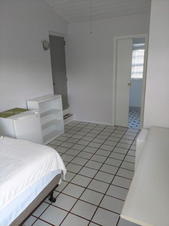 Active With Contract: $399,500 (2 beds, 1 baths, 1288 Square Feet)