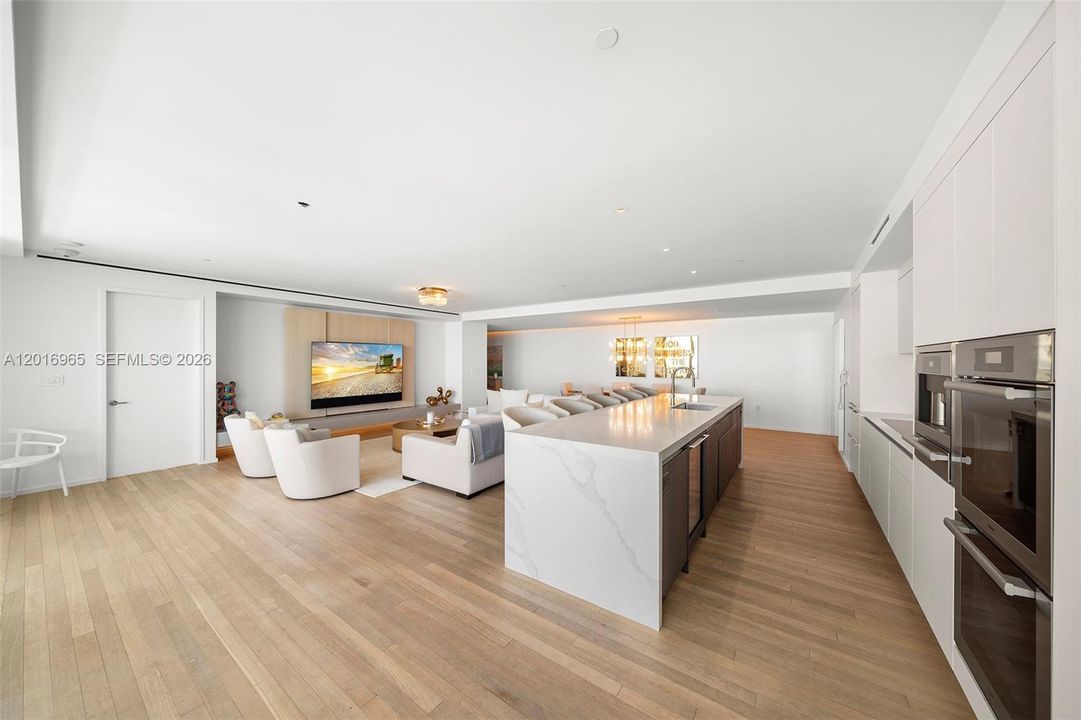 En Venta: $7,750,000 (3 camas, 3 baños, 2756 Pies cuadrados)