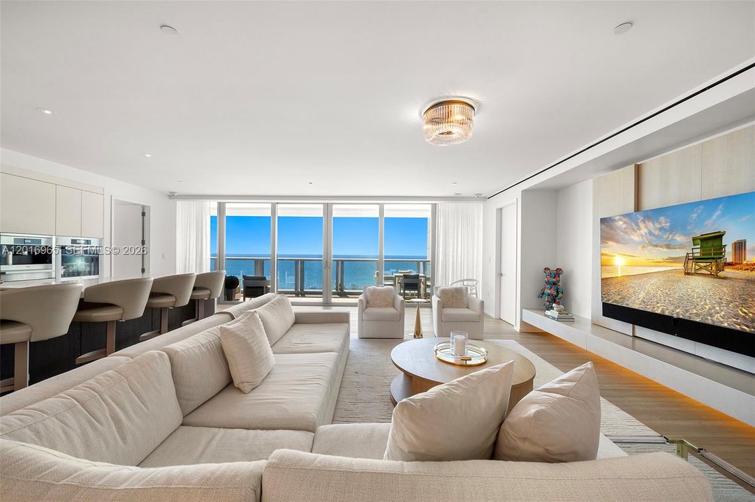 En Venta: $7,750,000 (3 camas, 3 baños, 2756 Pies cuadrados)