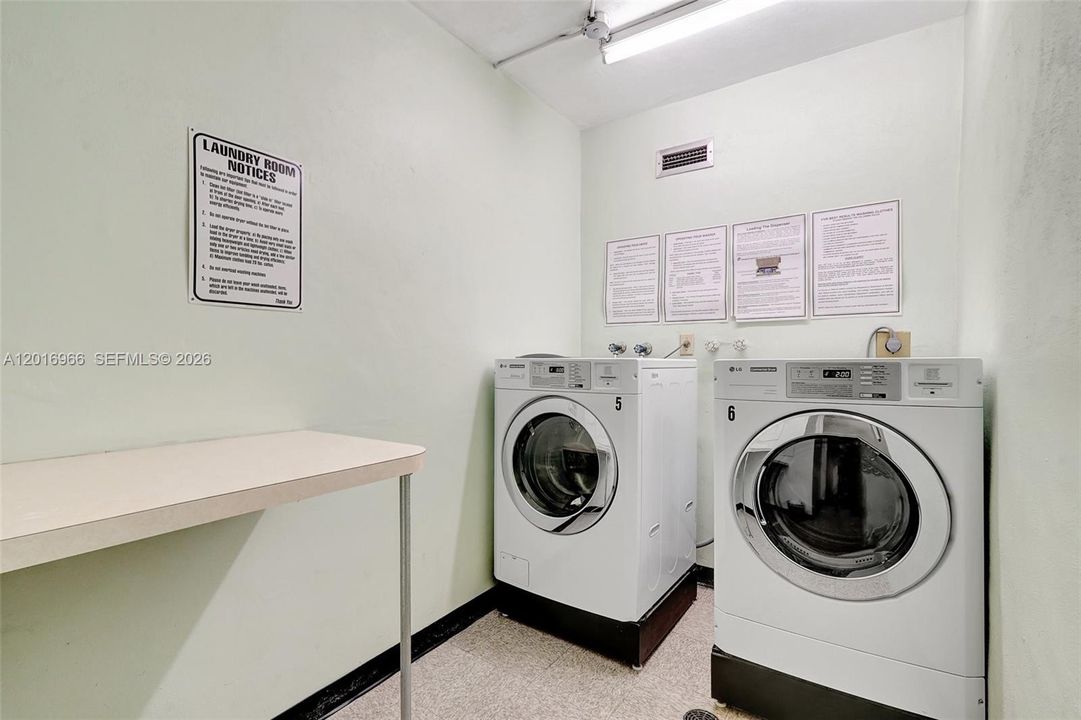На продажу: $179,900 (1 спален, 1 ванн, 828 Квадратных фут)
