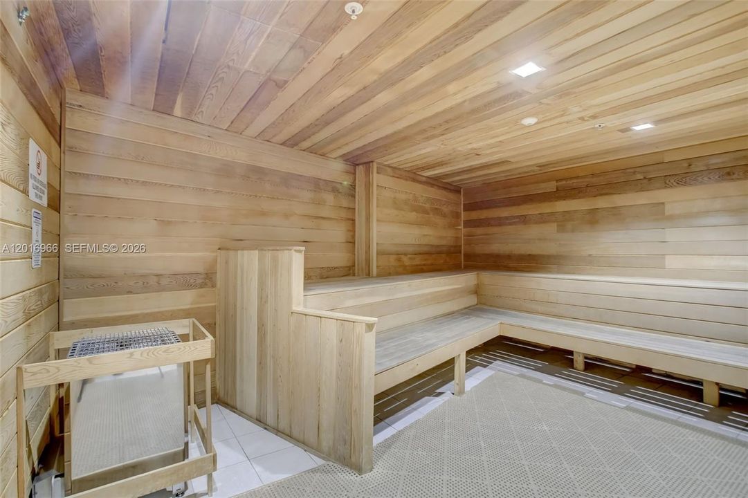 На продажу: $179,900 (1 спален, 1 ванн, 828 Квадратных фут)