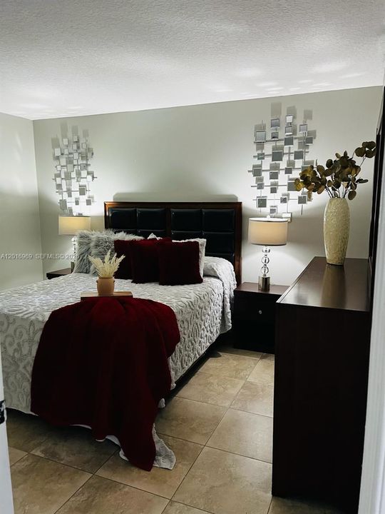 For Sale: $724,900 (4 beds, 2 baths, 2219 Square Feet)