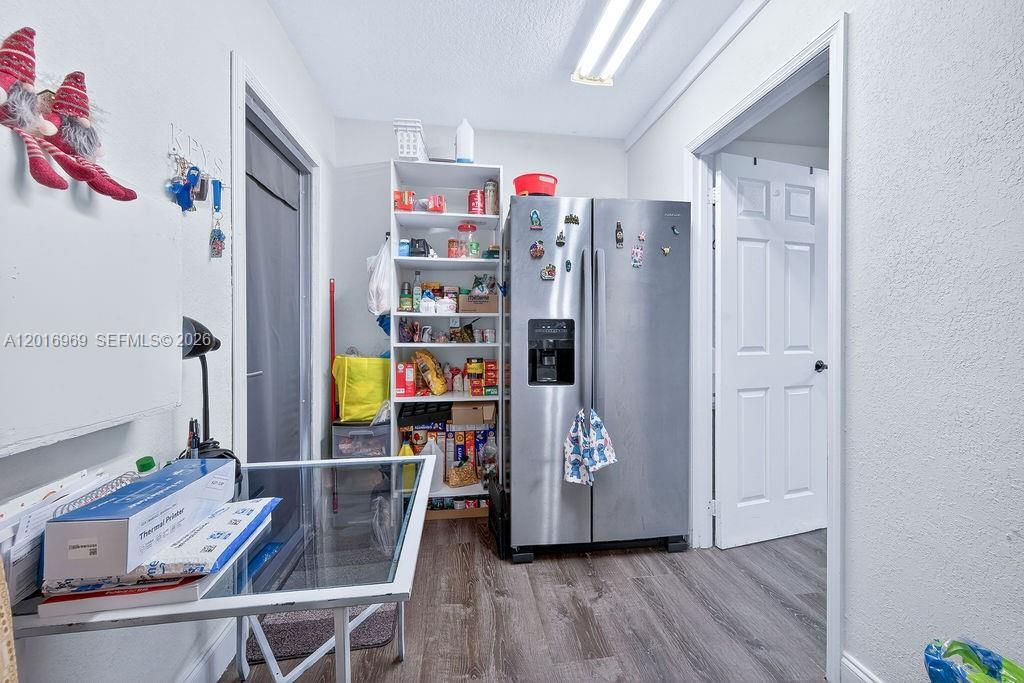 На продажу: $699,900 (4 спален, 2 ванн, 2219 Квадратных фут)