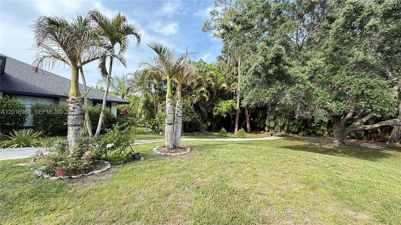 For Sale: $724,900 (4 beds, 2 baths, 2219 Square Feet)