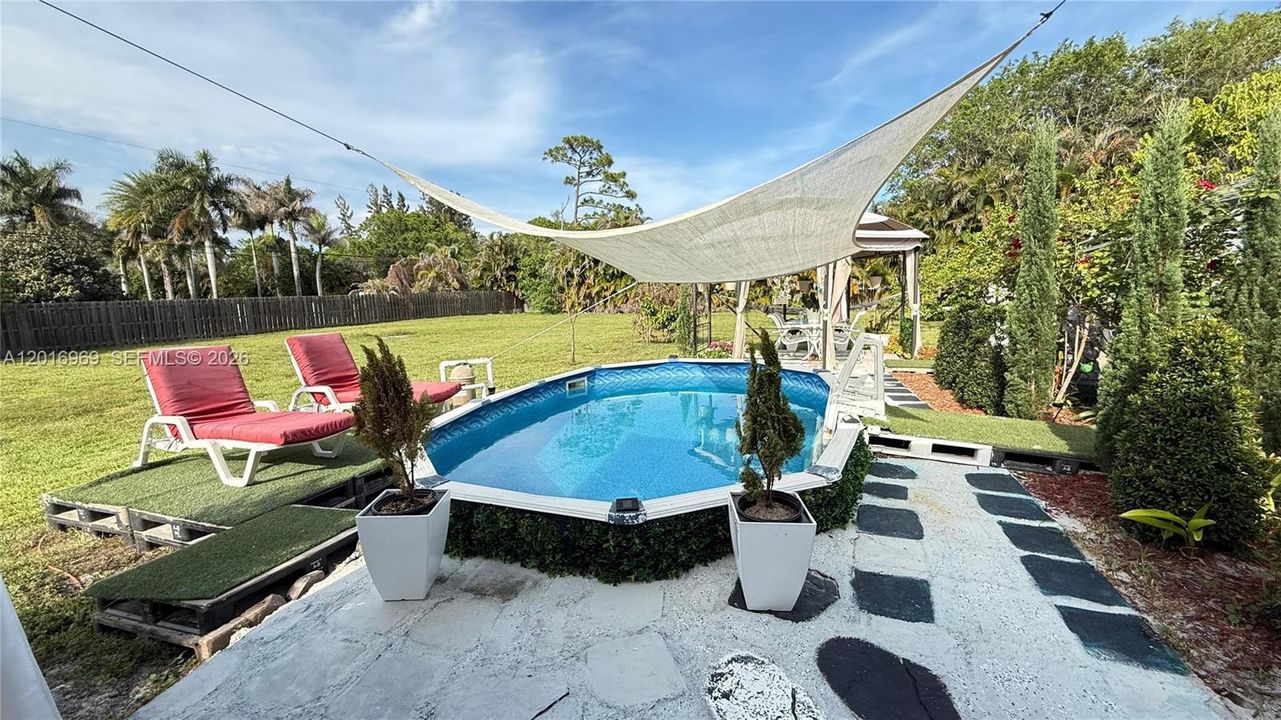 For Sale: $724,900 (4 beds, 2 baths, 2219 Square Feet)