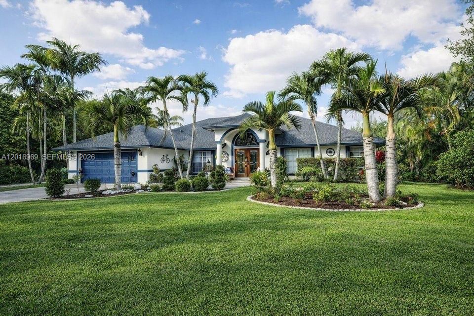 For Sale: $724,900 (4 beds, 2 baths, 2219 Square Feet)