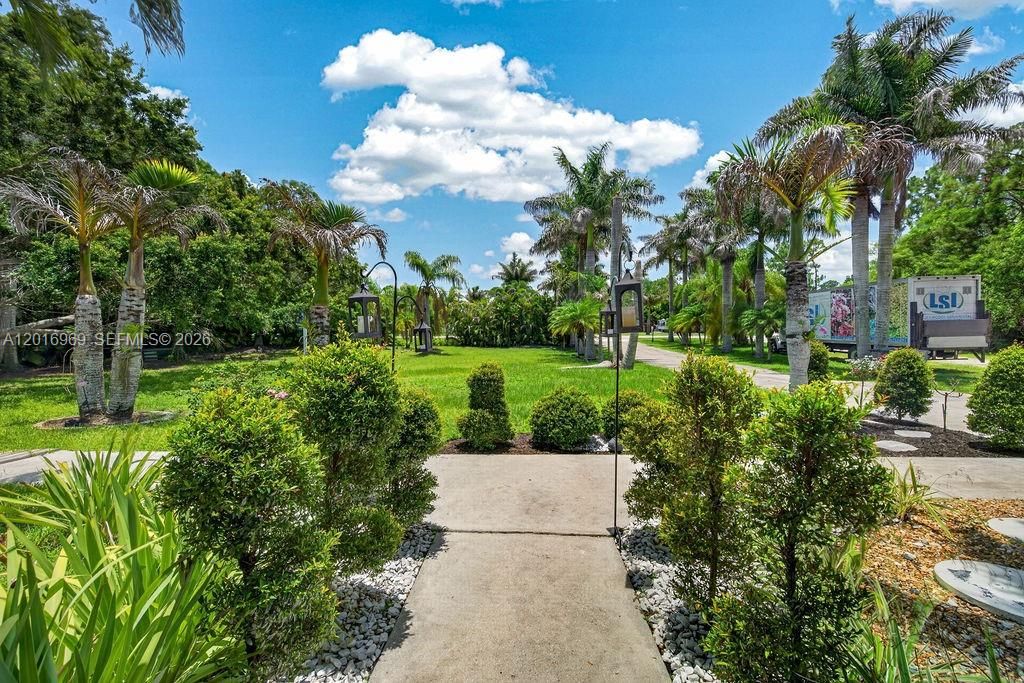 For Sale: $724,900 (4 beds, 2 baths, 2219 Square Feet)