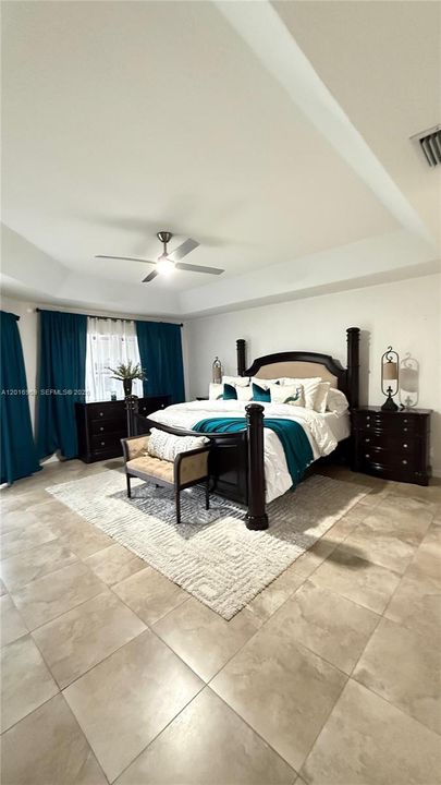 For Sale: $724,900 (4 beds, 2 baths, 2219 Square Feet)