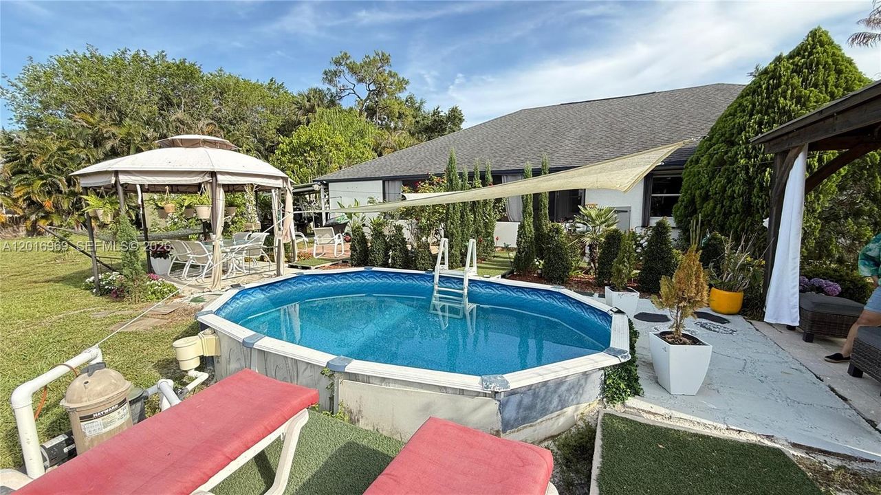 For Sale: $724,900 (4 beds, 2 baths, 2219 Square Feet)