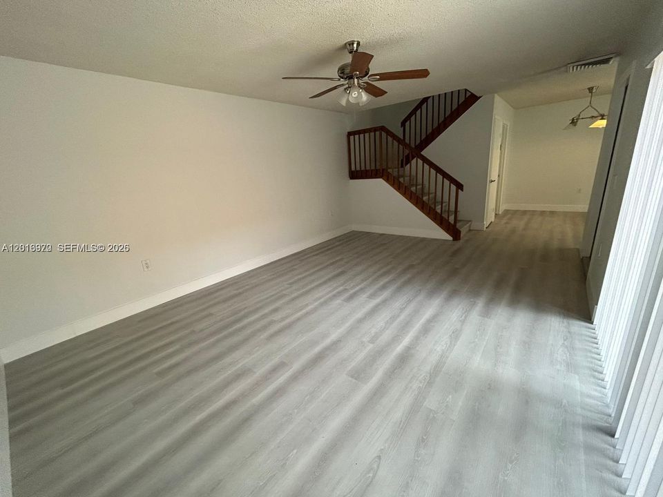 Active With Contract: $2,795 (2 beds, 2 baths, 1488 Square Feet)