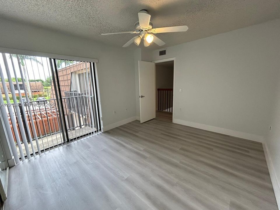 Active With Contract: $2,795 (2 beds, 2 baths, 1488 Square Feet)