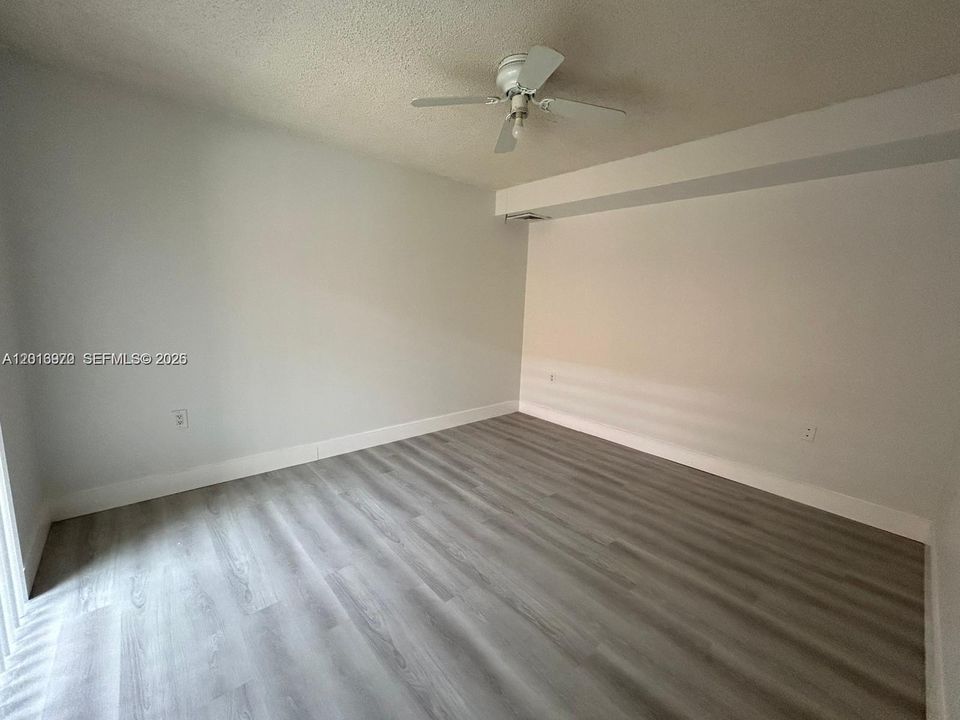 Active With Contract: $2,795 (2 beds, 2 baths, 1488 Square Feet)