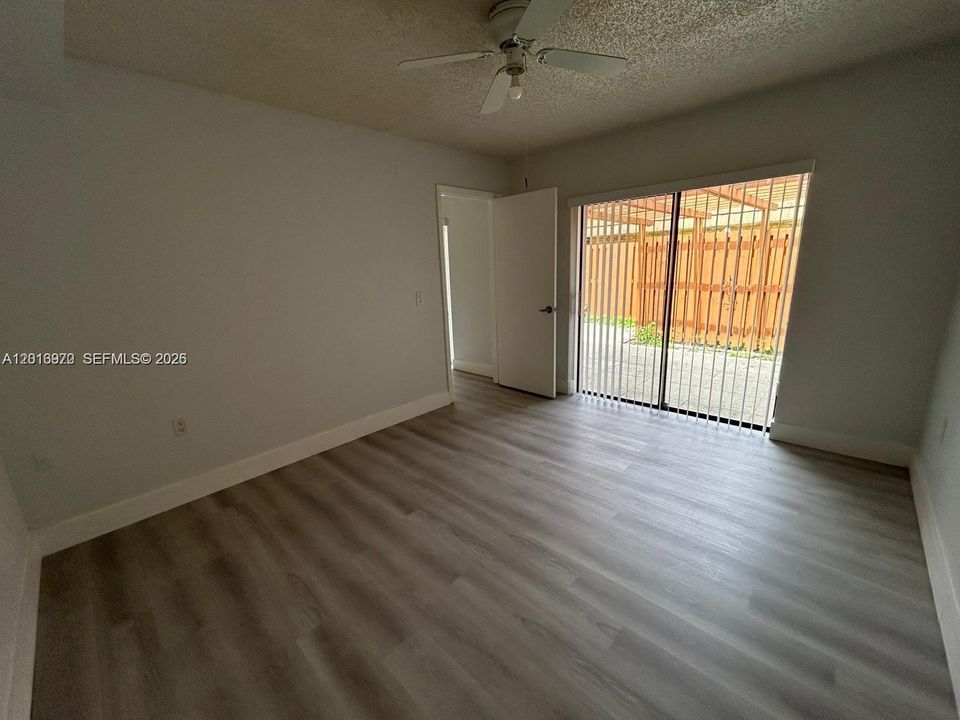 Active With Contract: $2,795 (2 beds, 2 baths, 1488 Square Feet)