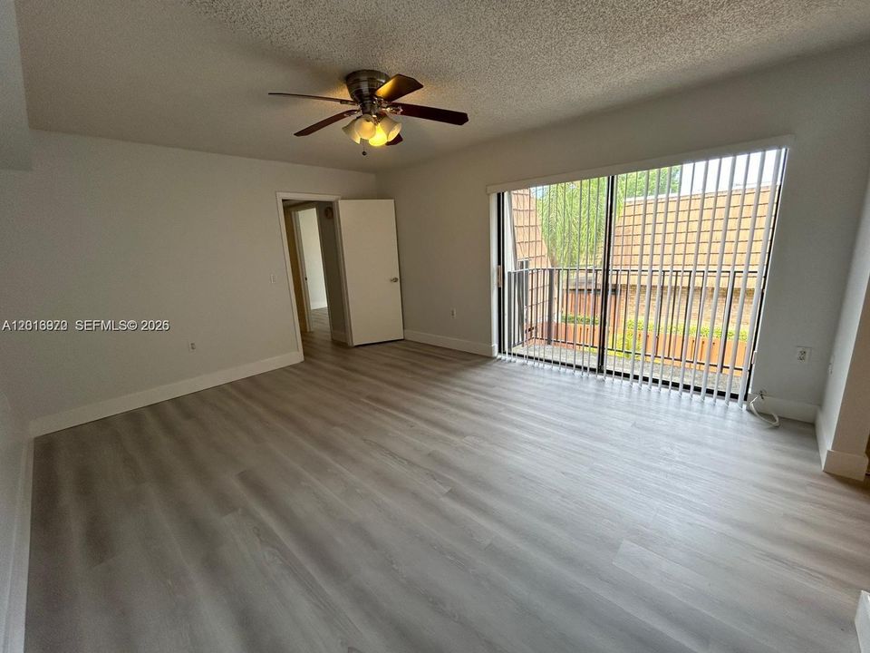 Active With Contract: $2,795 (2 beds, 2 baths, 1488 Square Feet)