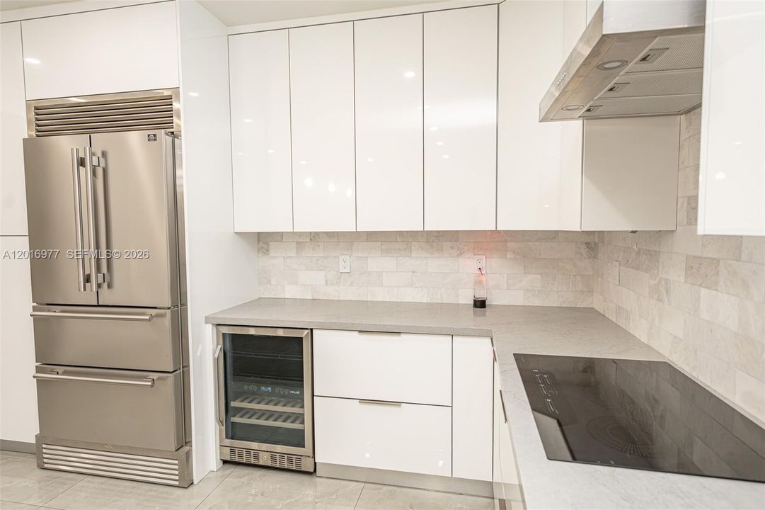 En Venta: $450,000 (4 camas, 2 baños, 1850 Pies cuadrados)