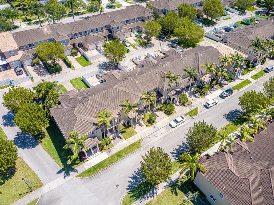 En Venta: $450,000 (4 camas, 2 baños, 1850 Pies cuadrados)
