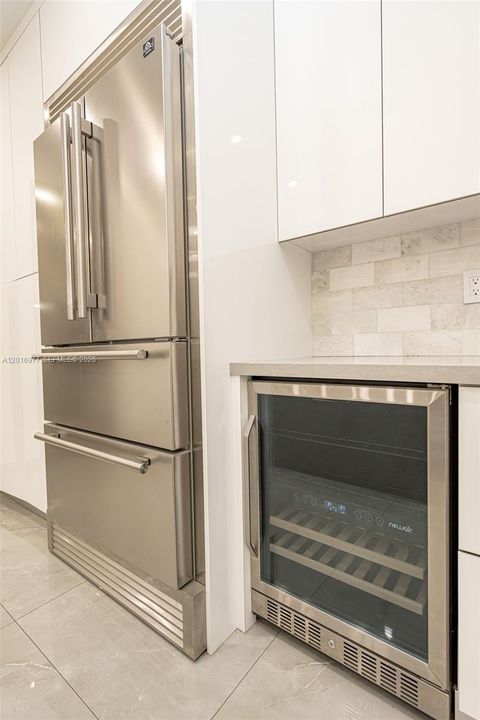 En Venta: $450,000 (4 camas, 2 baños, 1850 Pies cuadrados)