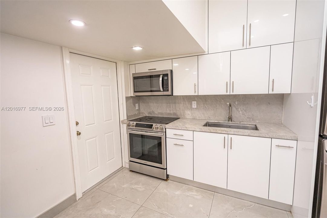 En Venta: $450,000 (4 camas, 2 baños, 1850 Pies cuadrados)