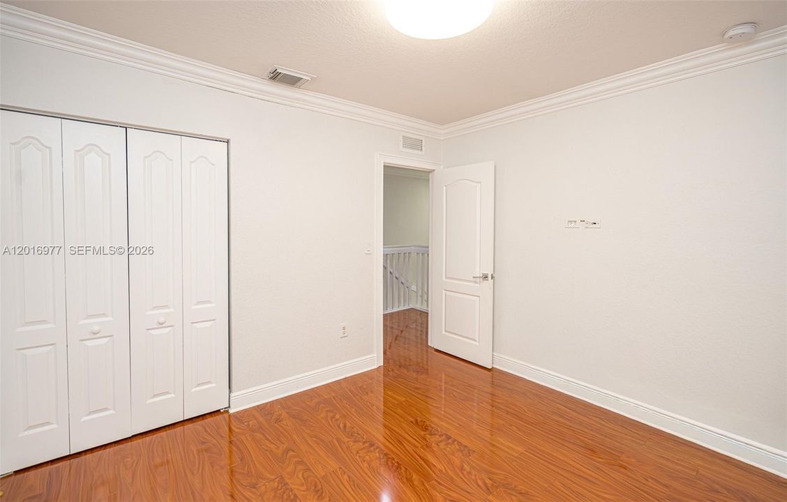 En Venta: $450,000 (4 camas, 2 baños, 1850 Pies cuadrados)