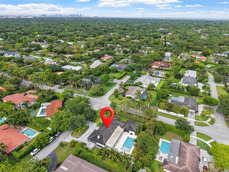 For Sale: $3,250,000 (5 beds, 5 baths, 3450 Square Feet)