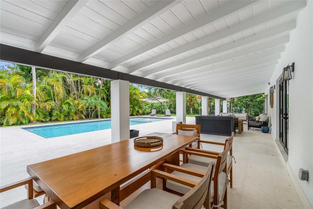 For Sale: $3,250,000 (5 beds, 5 baths, 3450 Square Feet)