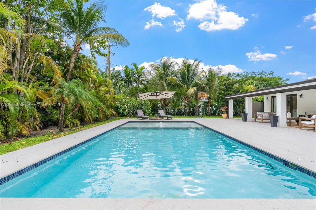 For Sale: $3,250,000 (5 beds, 5 baths, 3450 Square Feet)