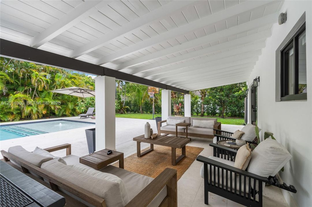 For Sale: $3,250,000 (5 beds, 5 baths, 3450 Square Feet)
