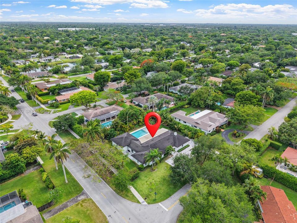 For Sale: $3,250,000 (5 beds, 5 baths, 3450 Square Feet)