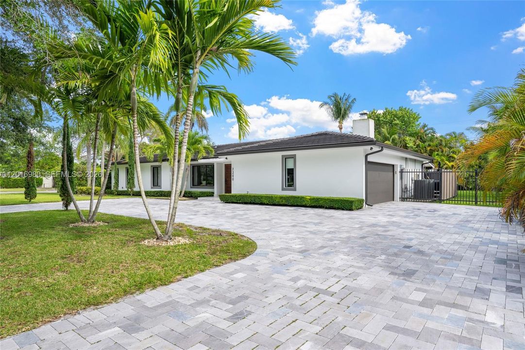 For Sale: $3,250,000 (5 beds, 5 baths, 3450 Square Feet)