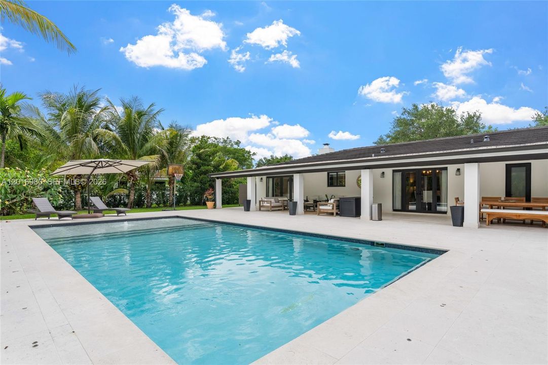 For Sale: $3,250,000 (5 beds, 5 baths, 3450 Square Feet)