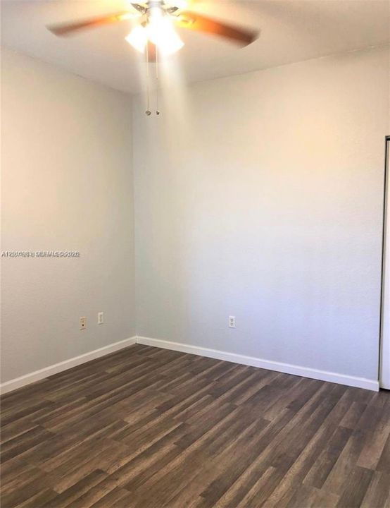 For Sale: $180,000 (2 beds, 2 baths, 837 Square Feet)