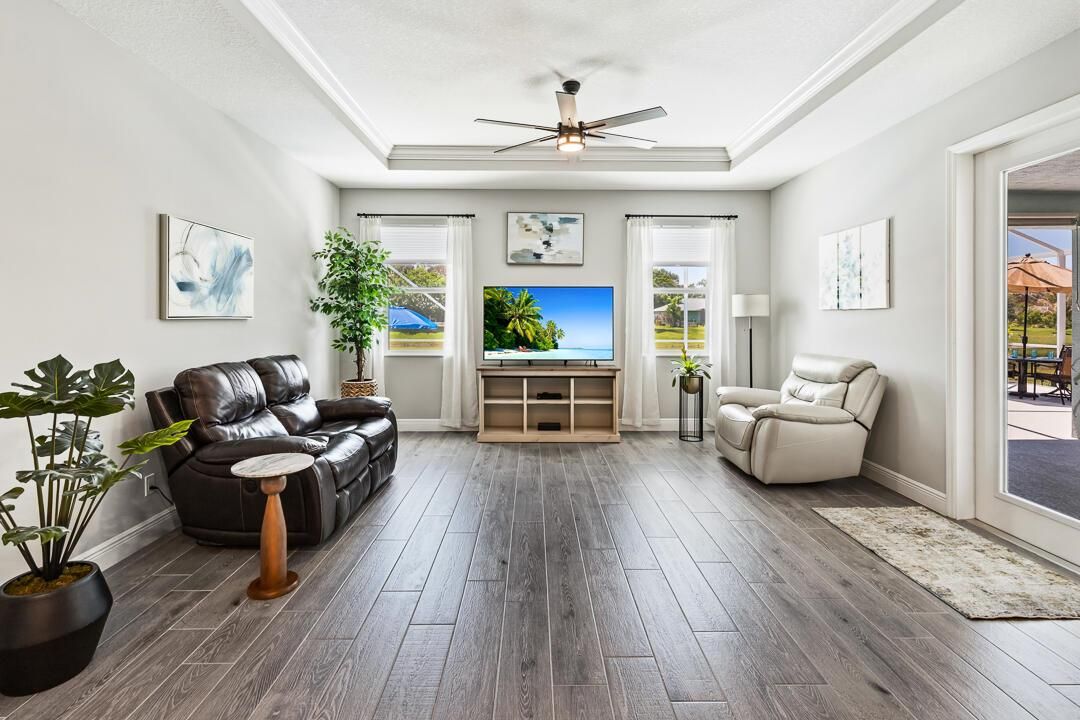 2549 SE Lyman Circle-47