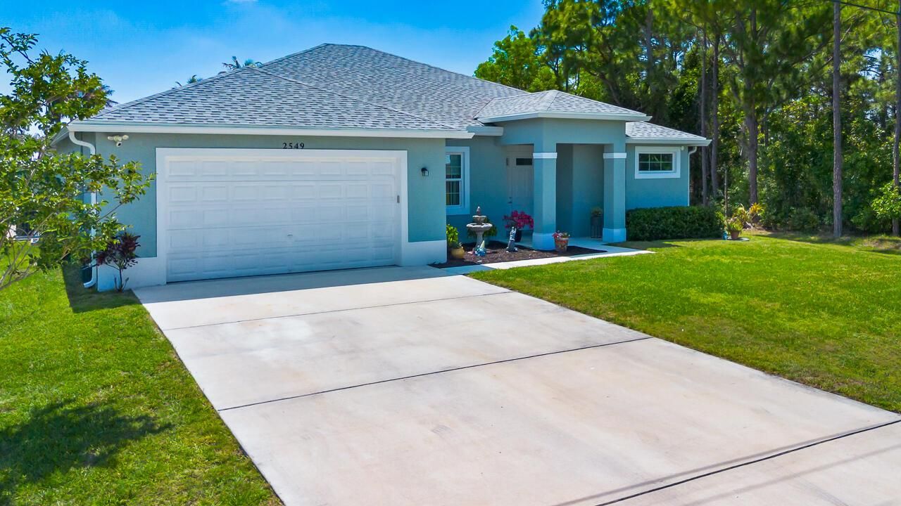 2549 SE Lyman Circle-7